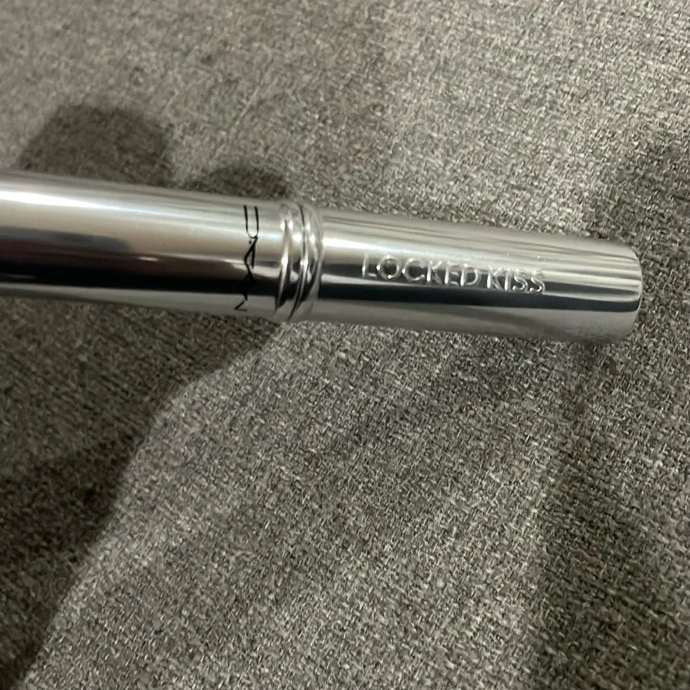 MAC Cosmetics locked Kiss in Vicious color